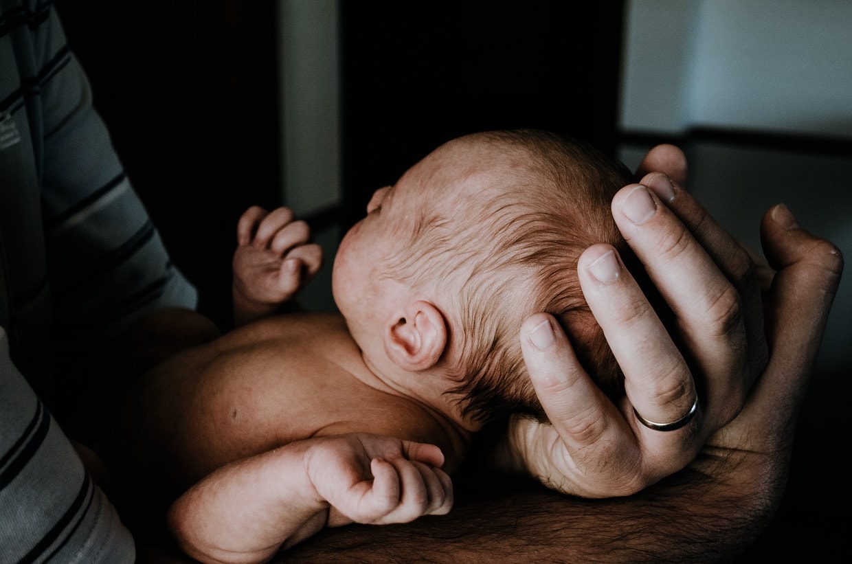 Baby blues – jak poradzić sobie ze smutkiem po porodzie?
